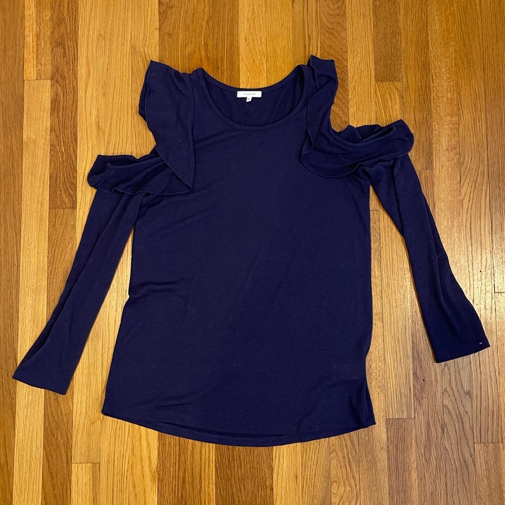 Navy blue cut-out shoulder sweater